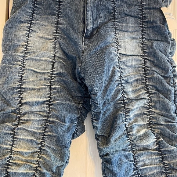 GODDESS elastic cinch cropped jean - Picture 4 of 10